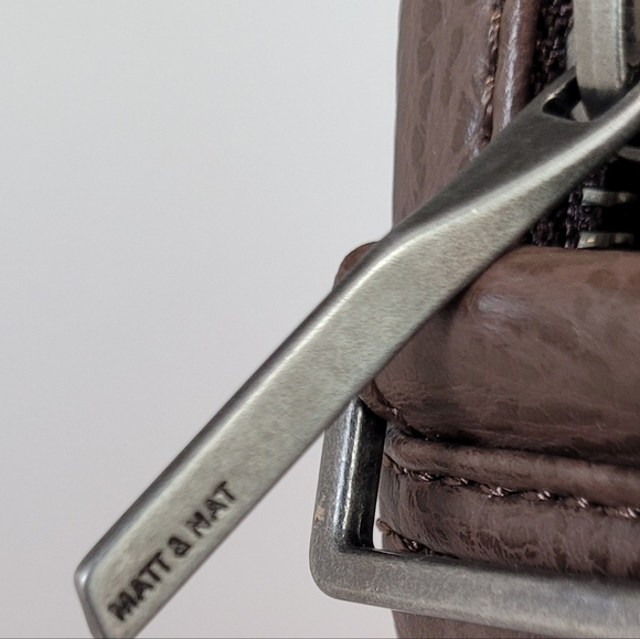 Matt & Nat Vegan Coen Mini Unisex Crossbody Bag in Chestnut Brown - Picture 10 of 11